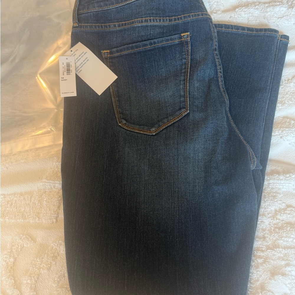 Old Navy Straight Leg Jeans in Dark Indigo Blue